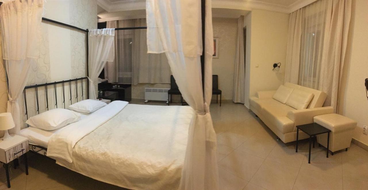 Garni Hotel Dash ノヴィ・サド エクステリア 写真