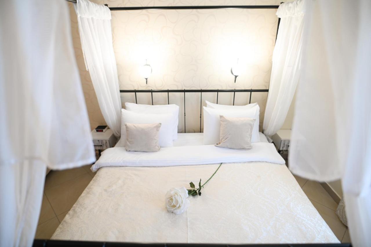 Garni Hotel Dash ノヴィ・サド エクステリア 写真