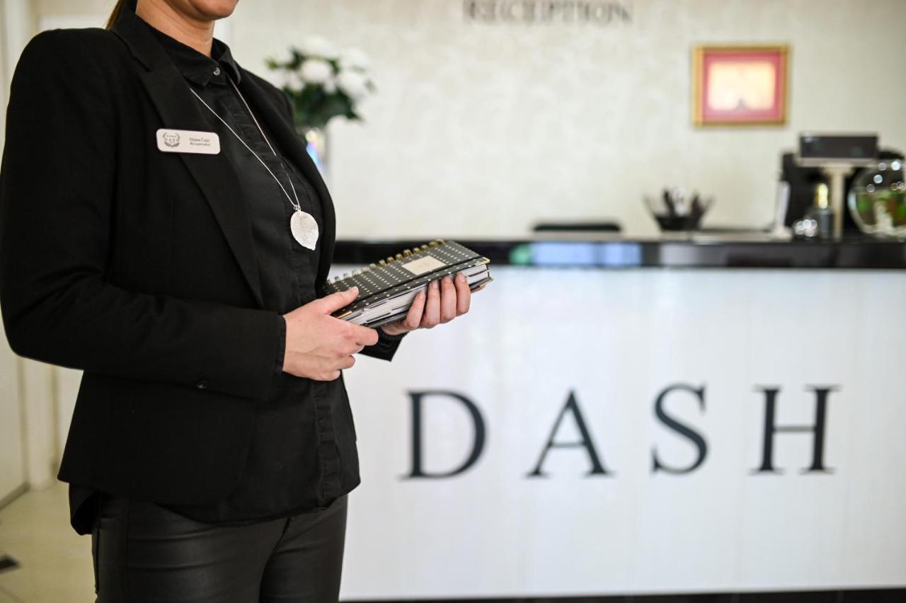 Garni Hotel Dash ノヴィ・サド エクステリア 写真