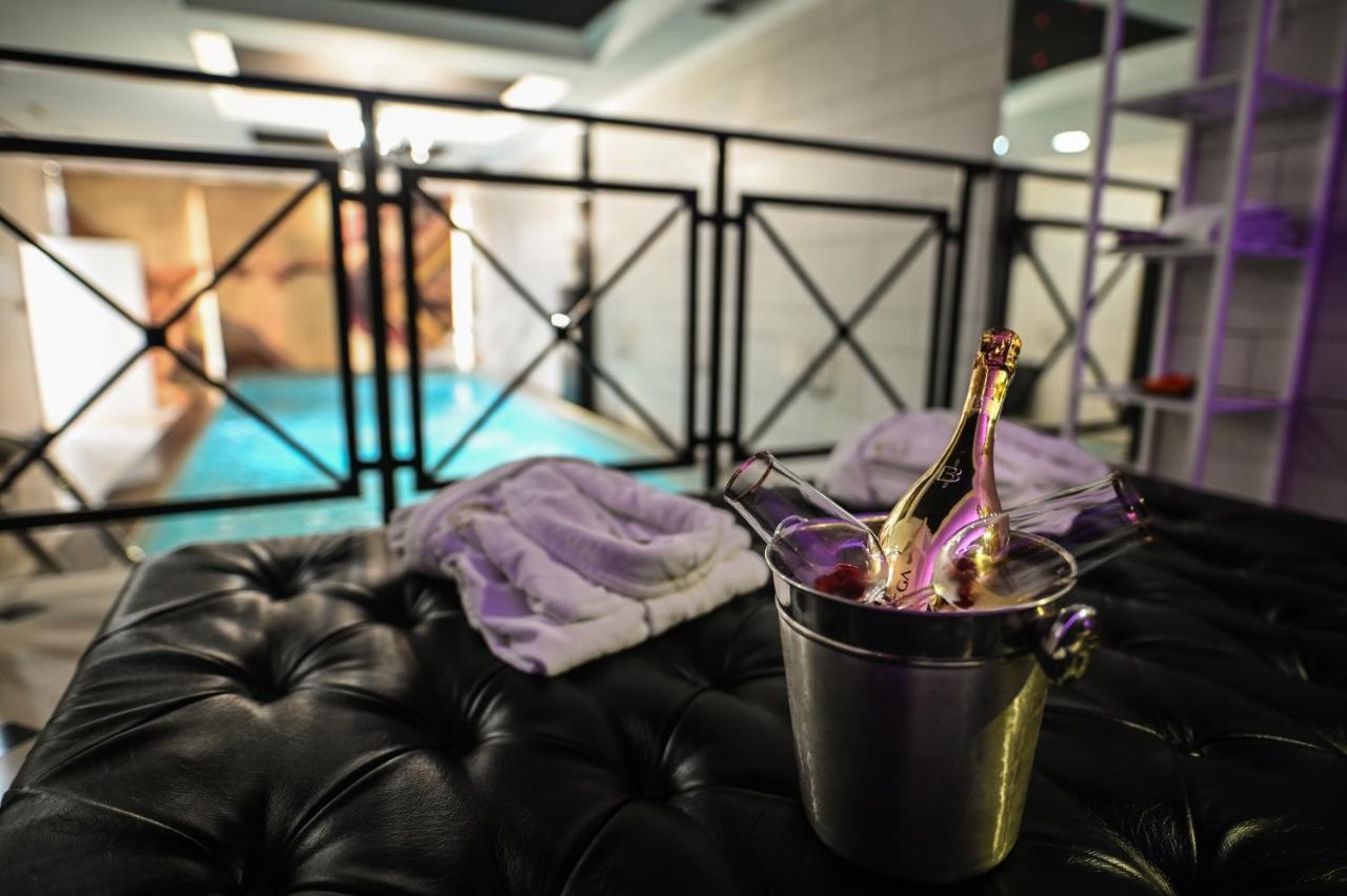 Garni Hotel Dash ノヴィ・サド エクステリア 写真